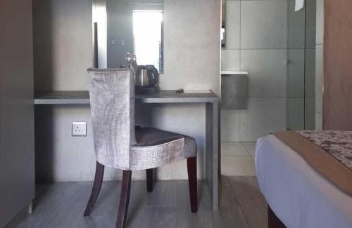 Rustenburg Hotel | Pula Nala Lodge Bed & Breakfast