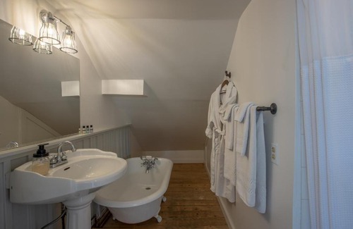 Crested Butte Bed & Breakfast | Purple Mountain Bed & Breakfast & Spa