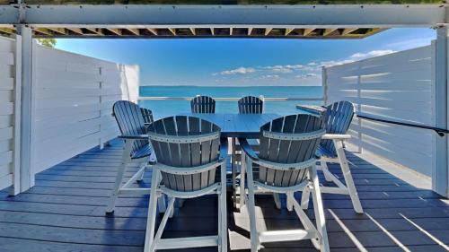 Put-in-Bay House | Put-in-Bay Waterfront Condo #109