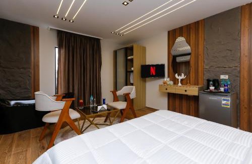 Shurtah al-Dakhlah Hotel | Pyramids moon tower