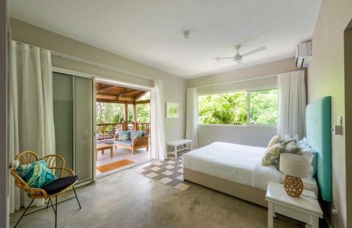 Grand Gaube Apartment | Quaint 2BDR Apt in Melville Public Beach w pool