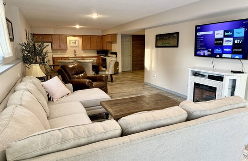 River Falls Apartment | Quaint and Close to Town