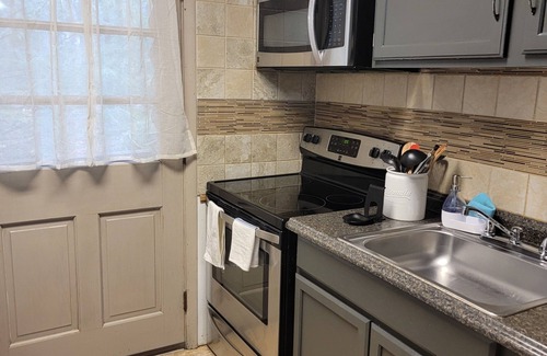 Tobyhanna Ski Chalet | Quaint Chalet Home in Tobyhanna! 10minutes to Kalahari, Camelback and Great Wolf