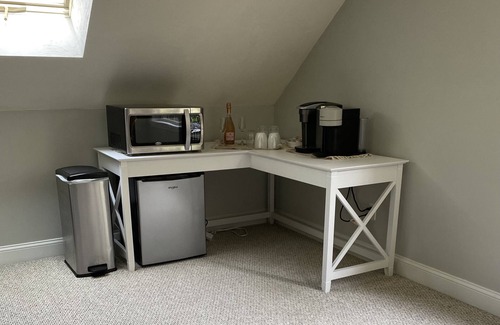 Sagamore Beach Apartment | Quaint & Clean Cape Cod Loft