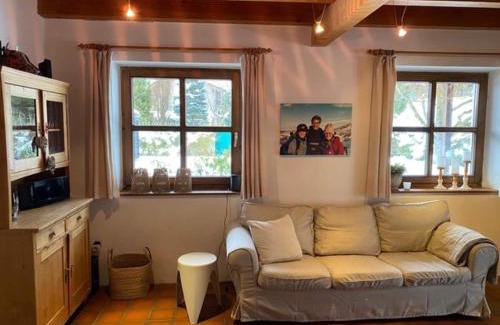 Goldegg House | Quaint Mansion near ski bus in Goldegg