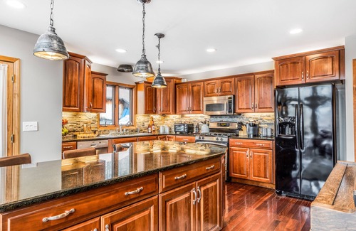 Hadley House | Quaint + Modern Lakeview Home on Sacandaga Lake