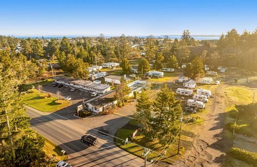 Westport House | Quaint room with a kitchenette, fast WiFi, TV - less than a mile from the beach