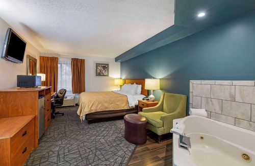 Austintown Hotel | Quality Inn Austintown - Youngstown West