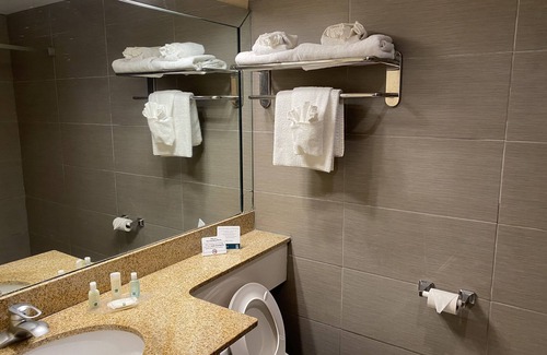 Cheektowaga Hotel | Quality Inn Buffalo Airport