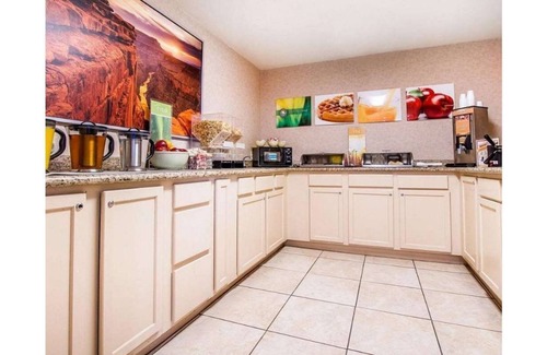 Chandler Resort | Quality Inn Chandler/Timeshare