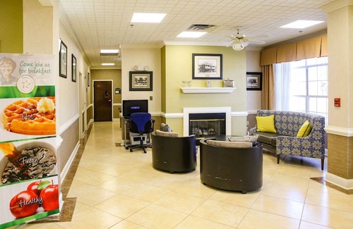 Fayetteville Hotel | Quality Inn Fayetteville near Historic Downtown Square