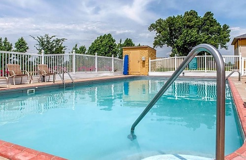 Lewisport Hotel | Quality Inn Lewisport