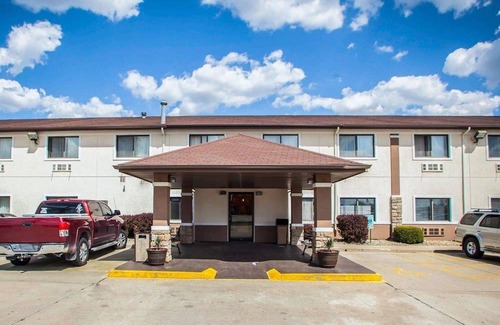Forsyth Hotel | Quality Inn near I-72 and Hwy 51