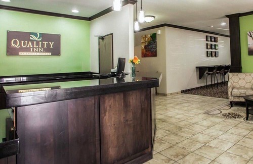 Forsyth Hotel | Quality Inn near I-72 and Hwy 51