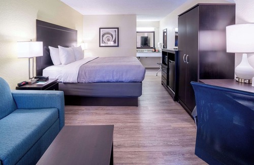 West Palm Beach Hotel | Quality Inn Palm Beach International Airport