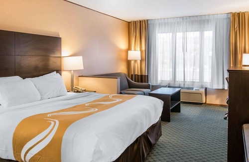 Houghton Hotel | Quality Inn & Suites Houghton Downtown