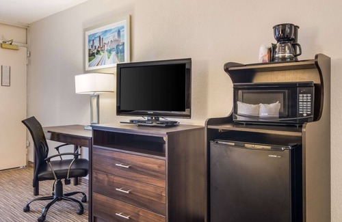Suwanee Hotel | Quality Inn Suwanee I-85