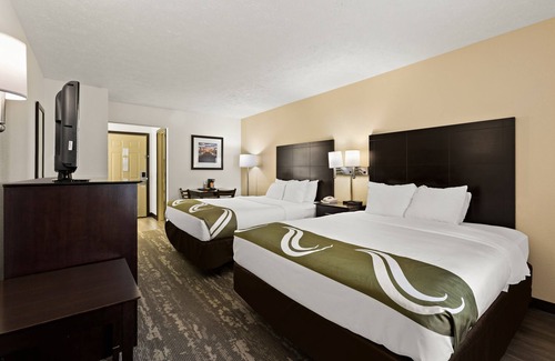 Traverse City Hotel | Quality Inn Traverse City