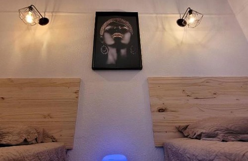 Vila Mariana Apartment | Quarto Black Power