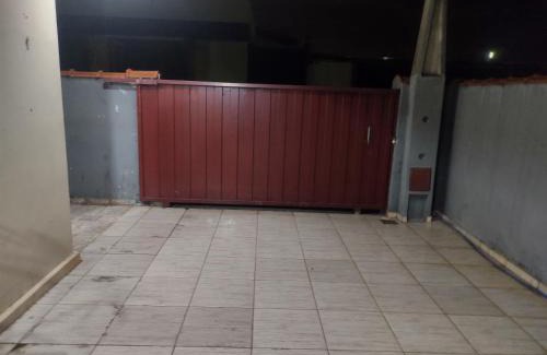 Holambra House | QUARTO CONFORTAVEL COM GARAGEM