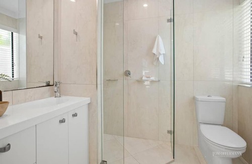 Noosaville Apartment | Quay Largo: Riverside Haven