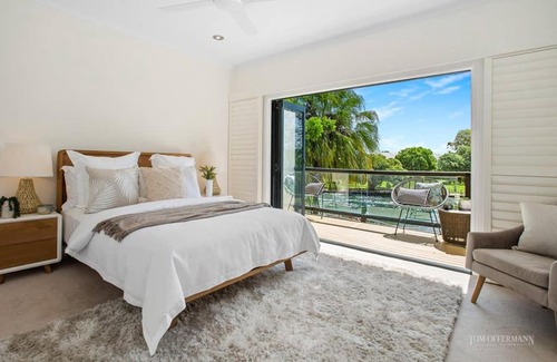 Noosaville Apartment | Quay Largo: Riverside Haven