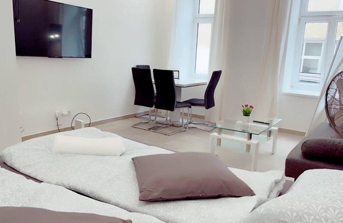 Favoriten Apartment | Queen Apartment 4P WL