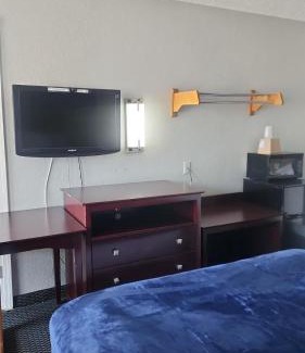 Amarillo Apartment | Queen Bed Hotel Room 227