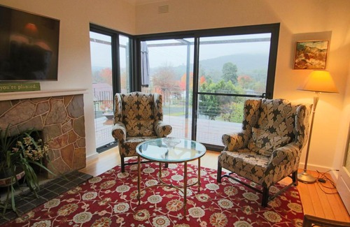 Albury Apartment | Queen on Randle