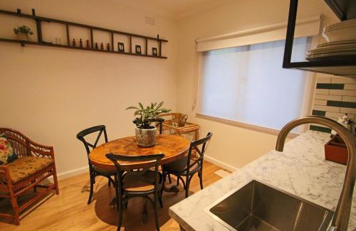 Albury Apartment | Queen on Randle