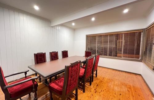 Rydalmere House | Queen Room in Two Story House - R8