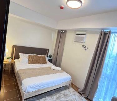 Ugong Apartment | Queen's Escape