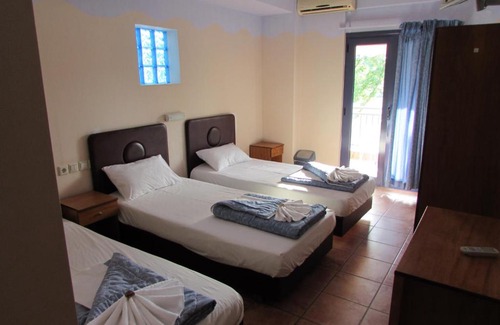 Olymbiaki Akti Apartment | QUEEN ZOE