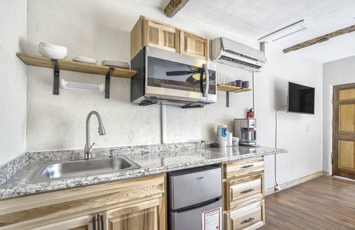 West Colorado Springs House | Quest Rest - Unit 3