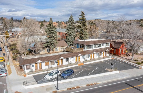 West Colorado Springs Apartment | Quest Rest - Unit 4
