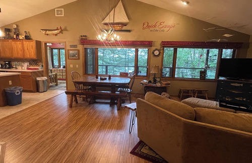Eagle River Cabin | Quick Escape - Large 3+Bed 2 Bath Lake Home near Eagle River & St. Germain
