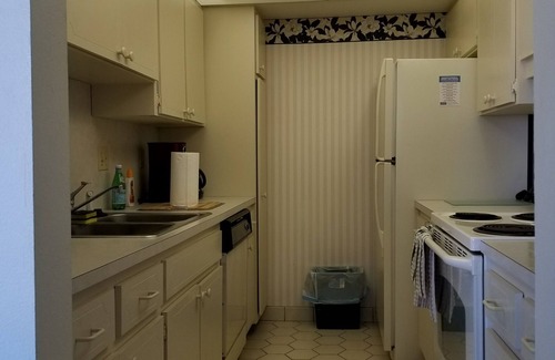 Venice Condo | Quiet 1st Floor Gulf Front - 50 Feet from Beach and Pool Area