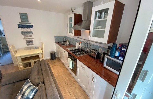 Freshwater Ski Chalet | Quiet and cosy flat, walking distance to Yarmouth ferry