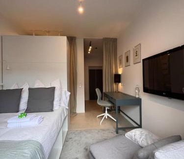 Friedrichstadt Apartment | Quiet and sunny studio in absolut city center