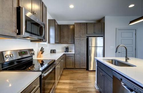 Nashville House | Quiet Condo - Prime Locale within mins to DT