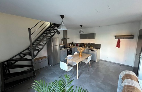 La Chapelle-d'Armentieres House | Quiet, cosy gîte in renovated farmhouse