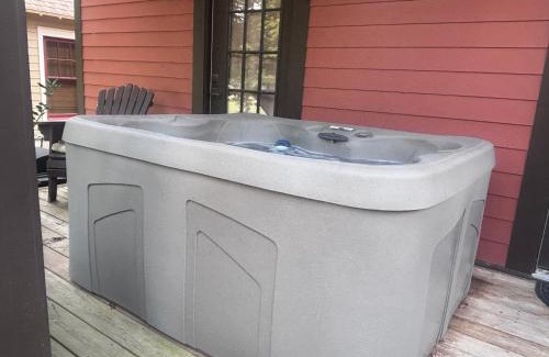 Pisgah House | Quiet Getaway at Wayward Cottage