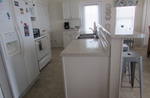 Surf City House | Quiet location, Beach access, Pet Friendly, Wifi, Wide beach, great for fishing!