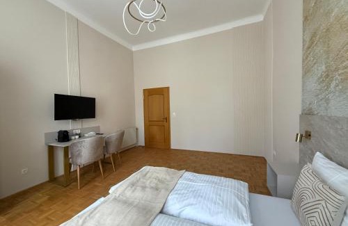 Meidling Hotel | Quiet location near Schönbrunn, 1 min to U6 Niederhofstraße