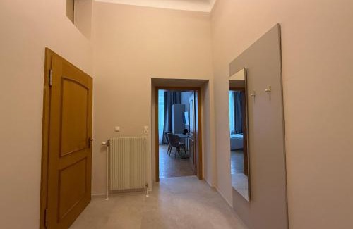 Meidling Hotel | Quiet location near Schönbrunn, 1 min to U6 Niederhofstraße