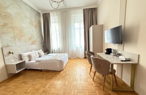 Meidling Hotel | Quiet location near Schönbrunn, 1 min to U6 Niederhofstraße