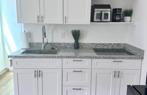 Highland Reserve Apartment | Quiet Micro-Studio with AC in charming Roseville