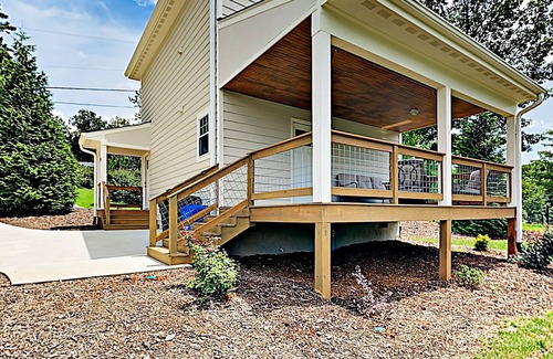 Woodfin Cabin | Quiet Mountain Oasis | Deck & Firepit | Central Locale to Downtown & Hiking