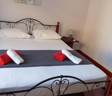 Athens House | Quiet private room in a dormitory 5' from metro