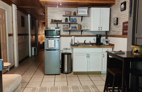 Ocean Springs Apartment | Quiet secluded 1 bdrm apt w/hot tub (& a Yurt). Close to bay & beach.